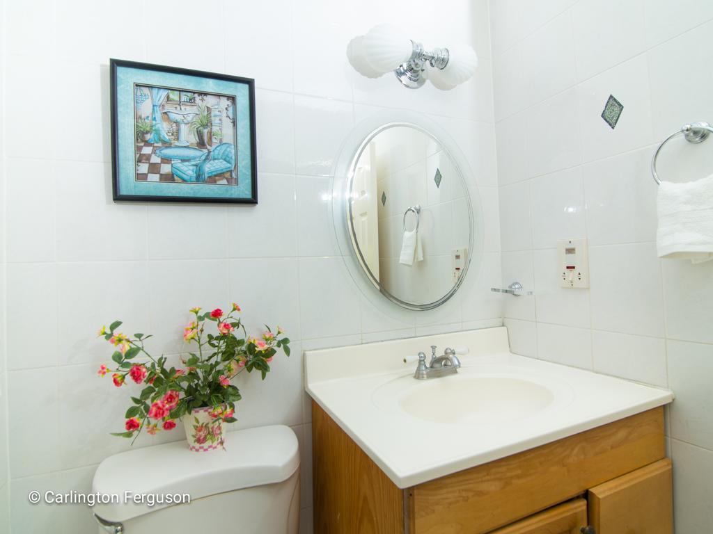 Turtle Towers Aparthotel Ocho Rios Room photo