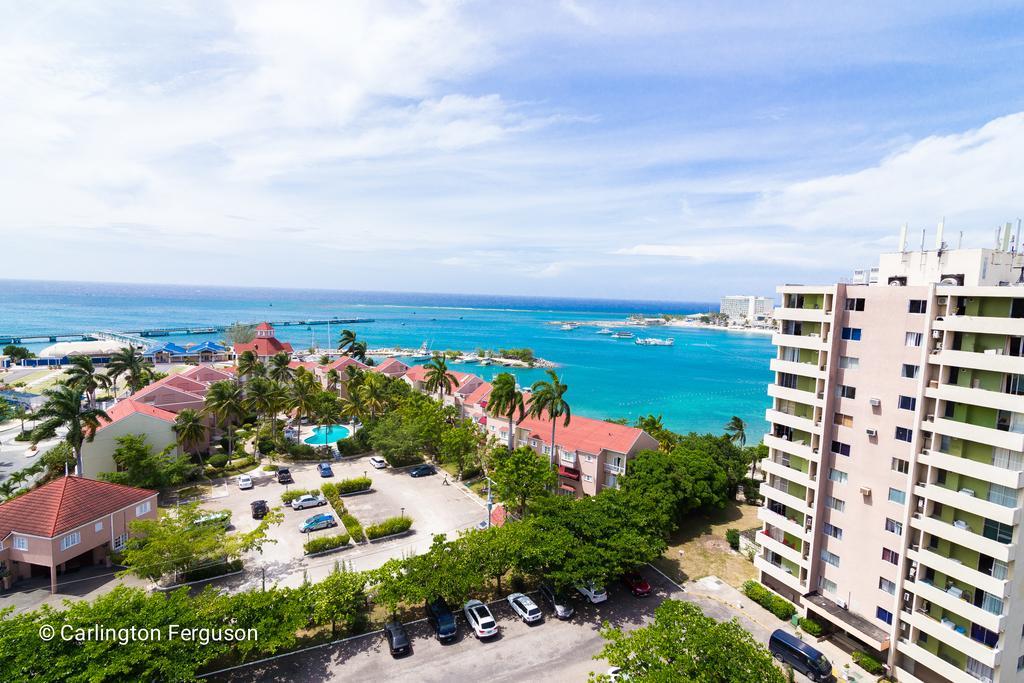 Turtle Towers Aparthotel Ocho Rios Exterior photo